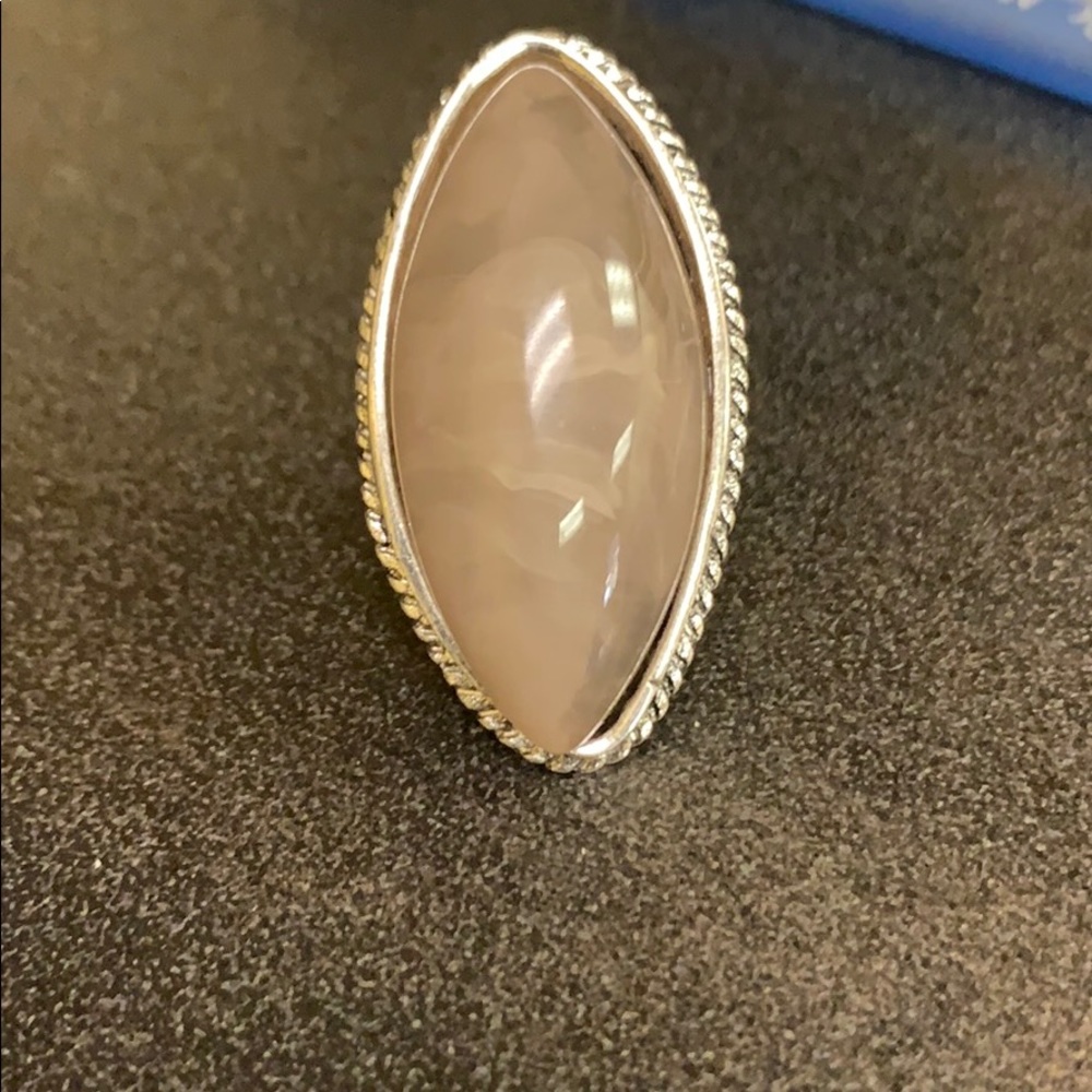 Oval ring